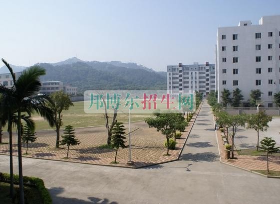 泉州經(jīng)貿(mào)職業(yè)技術學院是幾專