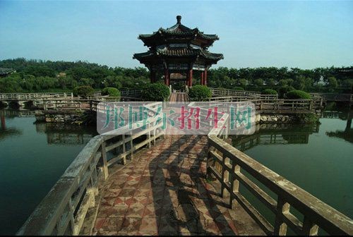 廣州華立科技職業(yè)學院周邊環(huán)境
