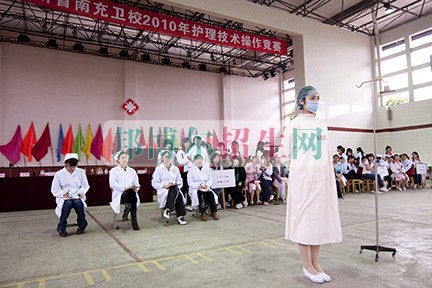 初中畢業能讀助產護理嗎