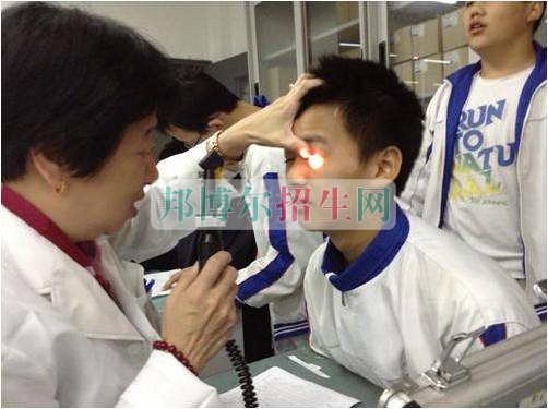 成都眼視光技術好就業嗎