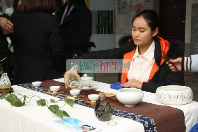 天府新區成人中等專業學校“美好新區，千年廣都”