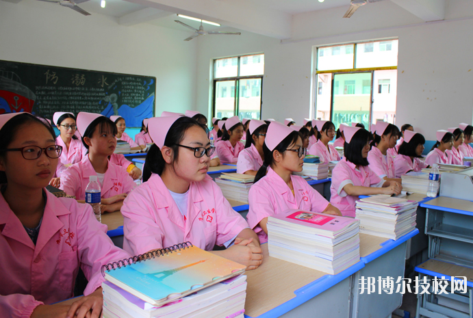 鷹潭衛生學校