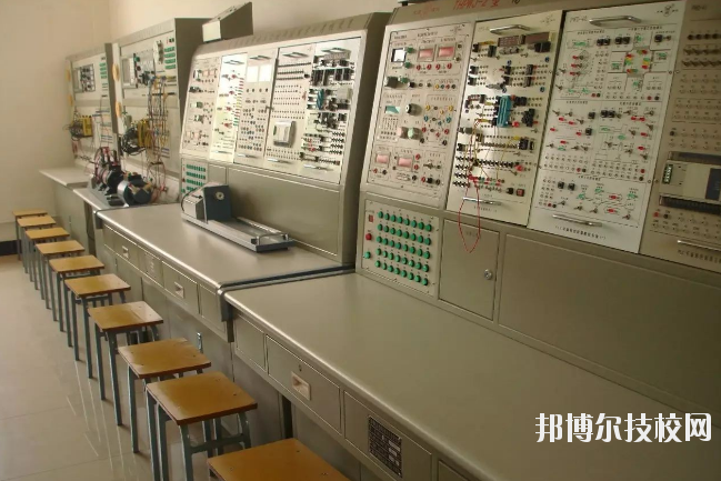 宜春工業(yè)學(xué)校2020年報(bào)名條件、招生要求、招生對(duì)象 