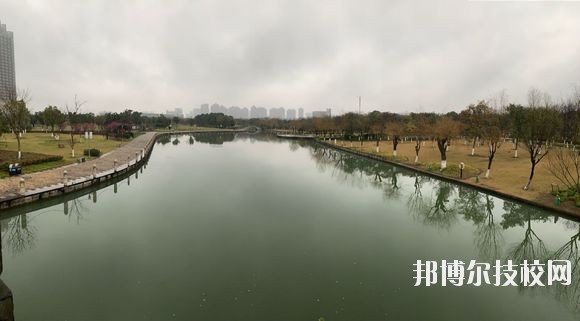 鄞州職業教育中心學校2020年學費、收費多少