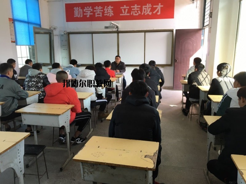 銅鼓縣職業中專學校2020年報名條件、招生要求、招生對象