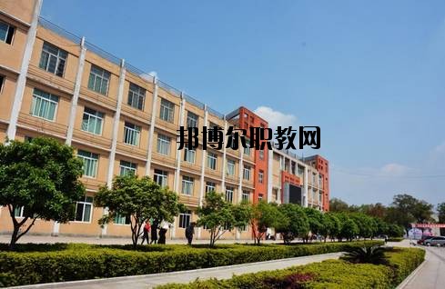 宜賓遠(yuǎn)大職業(yè)技術(shù)學(xué)校2020年報(bào)名條件、招生要求、招生對象
