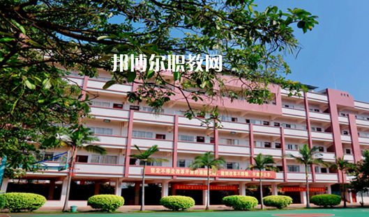 肇慶廣寧衛(wèi)生中等職業(yè)技術學校2021年報名條件、招生要求、招生對象