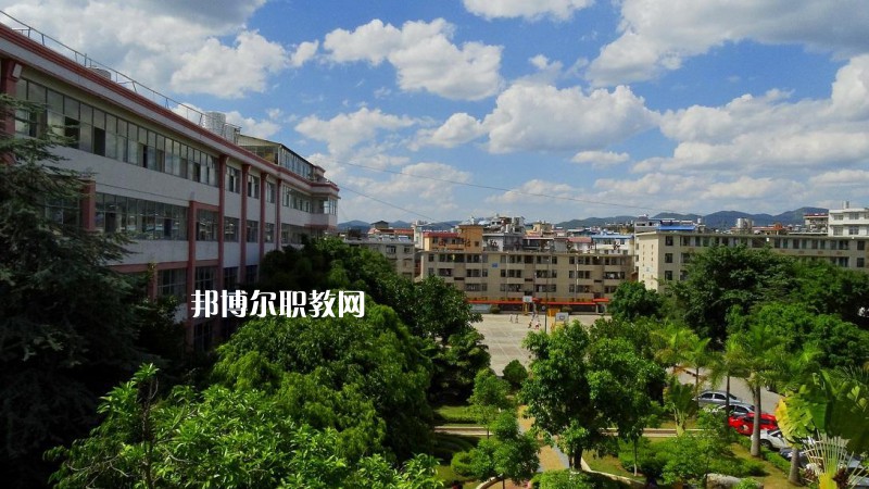 思茅衛生學校2021年報名條件、招生要求、招生對象