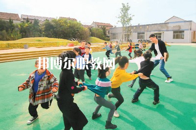 云南2021年中專幼師學?？梢钥即髮? width=