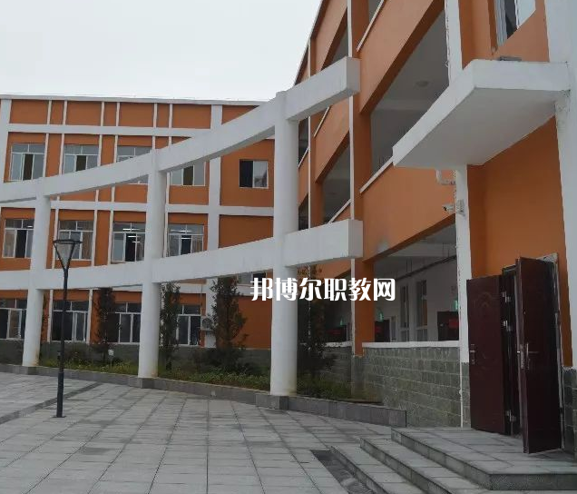 黔南州技工學校2022年報名條件、招生要求、招生對象