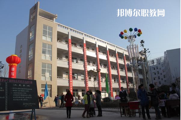 重慶益民技工學校2022年學費、收費多少 