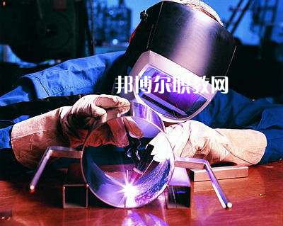 秦皇島燕成中等專業(yè)學(xué)校2022年報名條件、招生要求、招生對象
