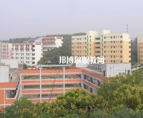 重慶貿(mào)易中等職業(yè)學(xué)校2022年報(bào)名條件、招生要求、招生對(duì)象