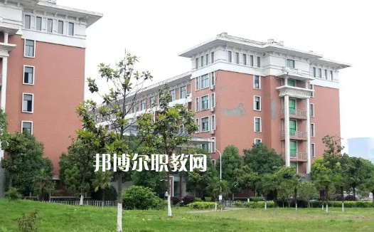 湖北機械工業(yè)學校2022年報名條件、招生要求、招生對象