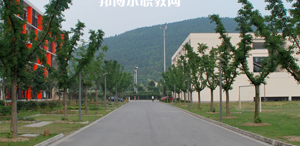 蘇州市紡織工業職工中等專業學校地址在哪里，哪個地區，哪個城市?