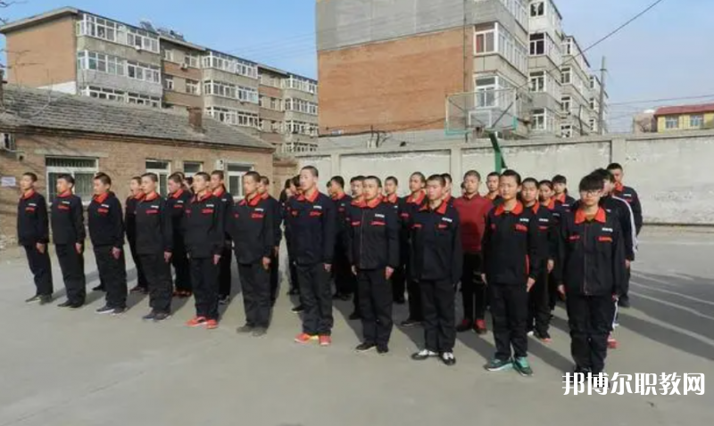 張家口靚典中等職業(yè)學校地址，乘車路線