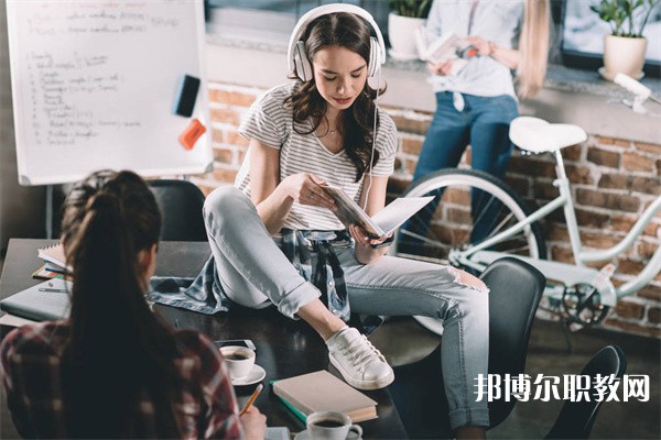 湖南哪里的中職學校能讀服裝(電腦)設計與制作專業