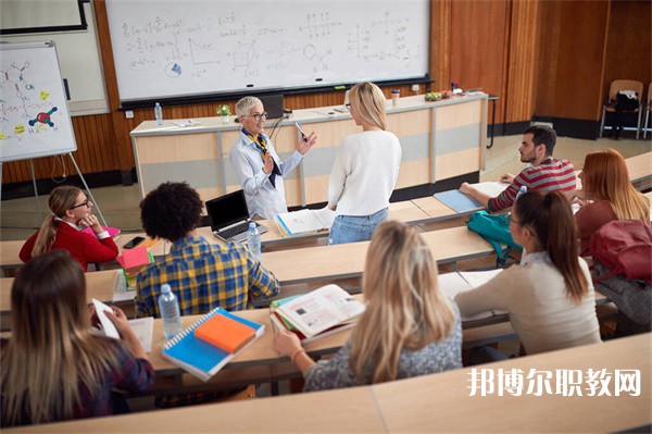 湖南哪里的中職學校能讀民航服務與管理專業