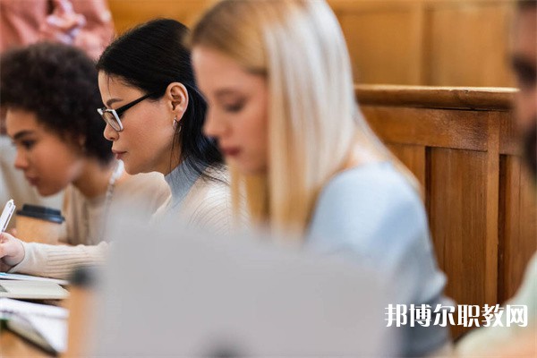 湖南哪里的中專學校能讀計算機技術專業