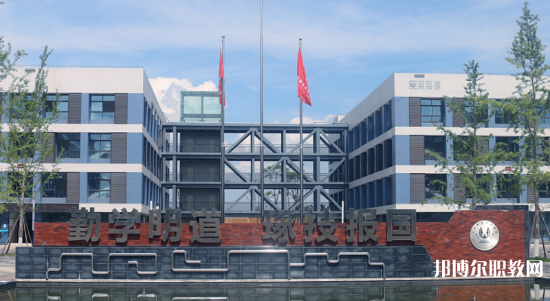 四川2024年中專(zhuān)有什么專(zhuān)業(yè)適合男孩子