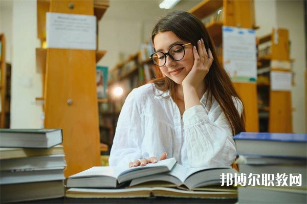廣西哪里的中職學校能讀現代物流管理專業