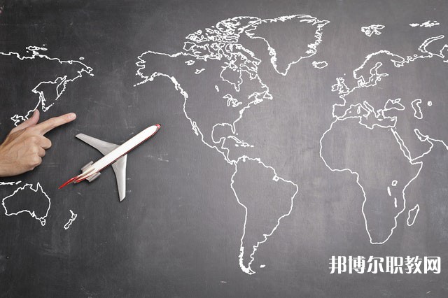 廣西哪里的中職學校能讀計算機平面設計(貝雕、角雕等民族工藝)專業