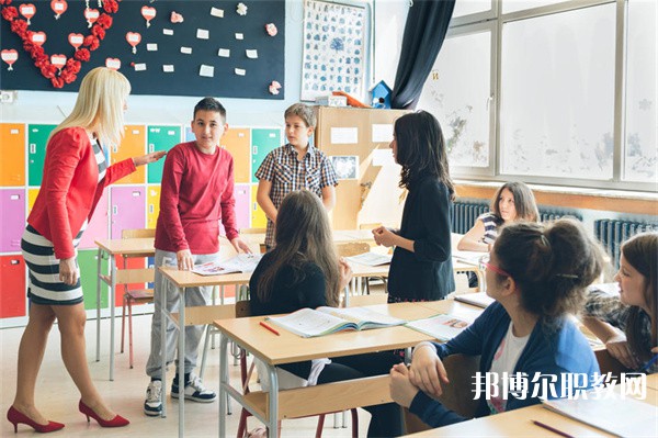 廣西哪里的中職學校能讀高速公路收費與監控專業
