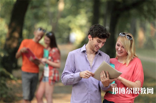 四川哪里的職業(yè)學校能讀老年人服務與管理專業(yè)