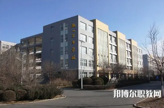 2024鞍山衛(wèi)生學(xué)校招生計劃 招生人數(shù)是多少(附要求、條件、對象)