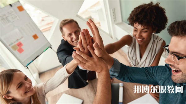 貴州哪里的中職學校能讀電子技術(shù)與應(yīng)用專業(yè)