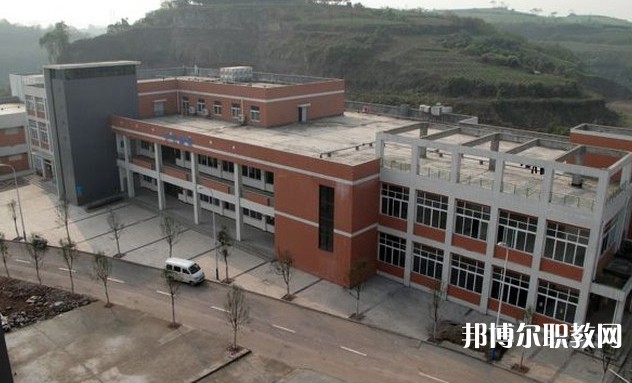 自貢2025年鐵路學校中專升大專考什么